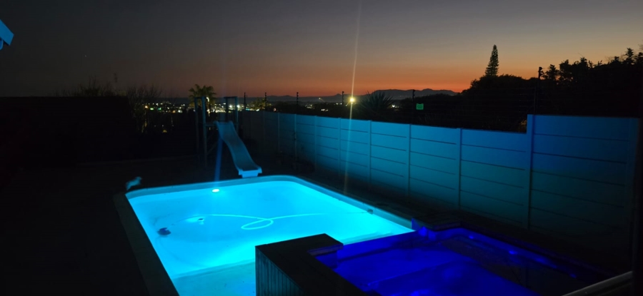 3 Bedroom Property for Sale in The Links Western Cape